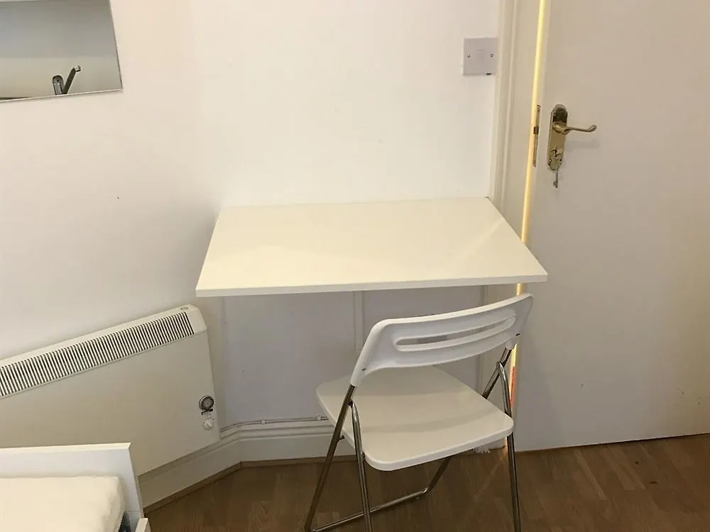 North Circular Serviced Accommodation Dublin 0*,  Irlandia